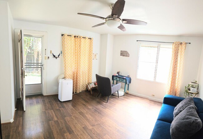 Building Photo - 1523 Thurston Ave