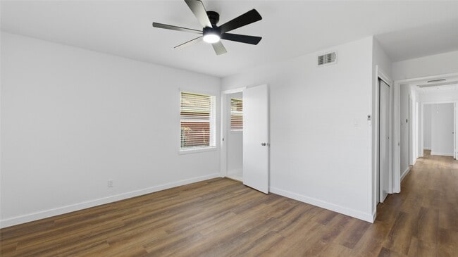 Building Photo - 9109 Lugary Dr