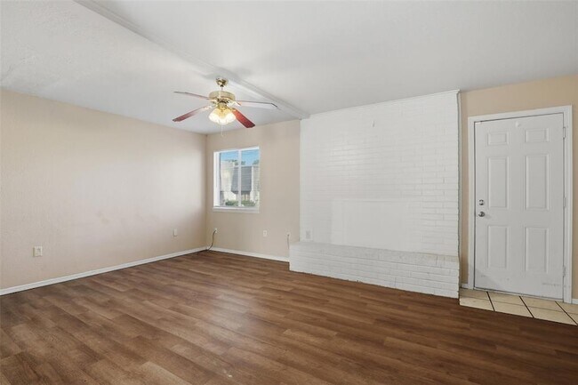 Building Photo - 1628 Claudia Dr