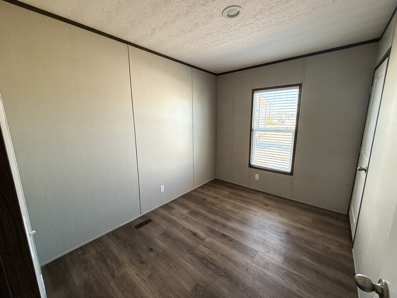 Building Photo - 129 Ponderosa Way