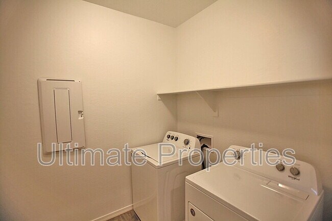 Building Photo - 12624 W Nogales Dr