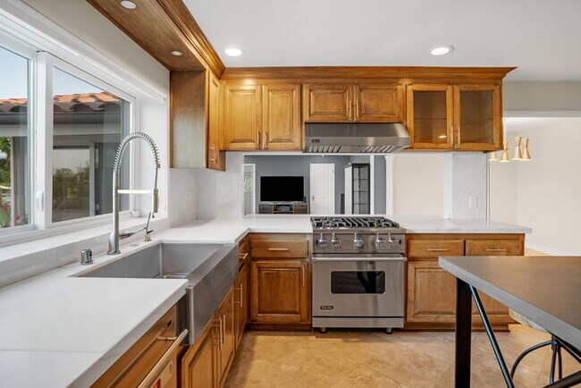 Building Photo - PRIVATE AND TRANQUIL COMPLETELY RENOVATED ...