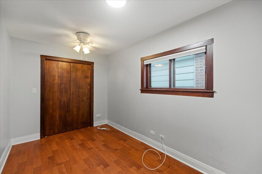 Building Photo - 3010 S Poplar Ave