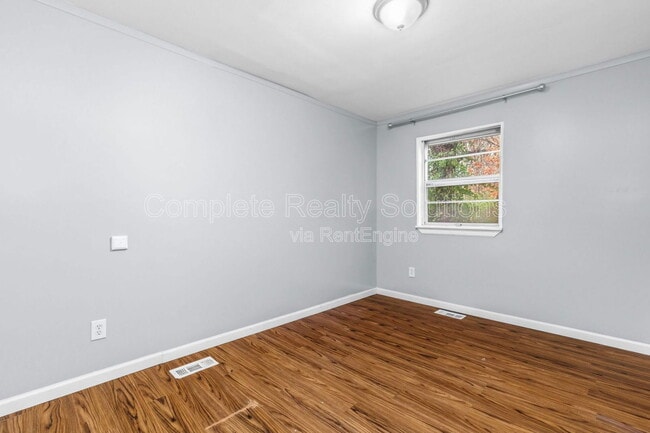 Building Photo - 8235 Albin Ave