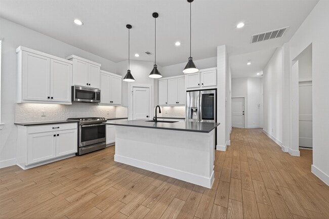 Building Photo - 177 Hidden Peak Dr