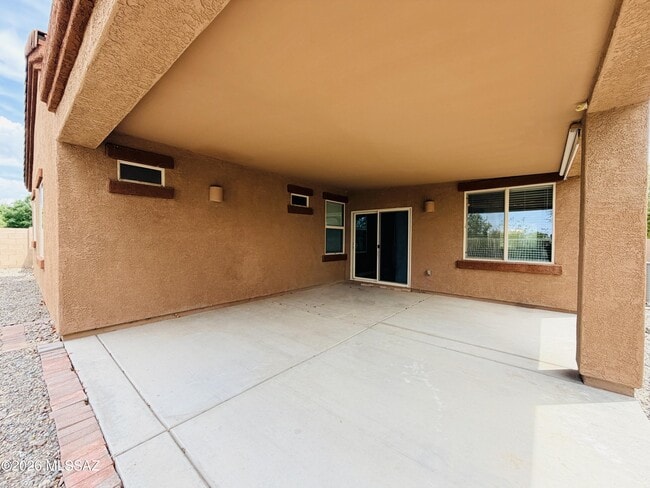 Building Photo - 9859 N Crook Ln