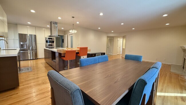 Building Photo - 4BD/2BA Willow Glen Home with Remodeled Chef's Kitchen