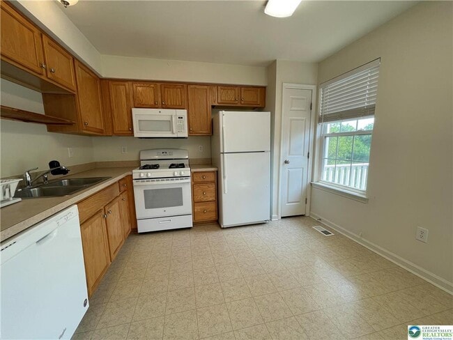 Building Photo - 1058 Sparrow Way