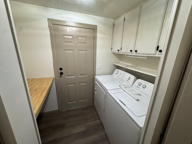 Building Photo - Renovated 3BR Home in Kingsport | Large Kitchen, W/D Included & Deck