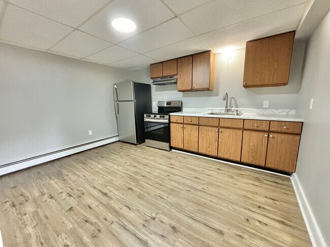 Building Photo - Beautiful one bedroom!