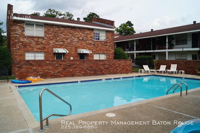Building Photo - One Bedroom Condo in Bocage