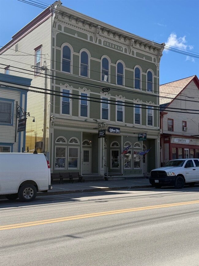 Building Photo - 158 Main St