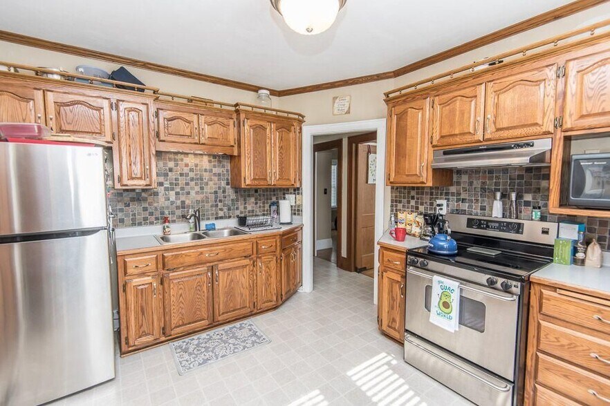 Building Photo - 537 N 59th St