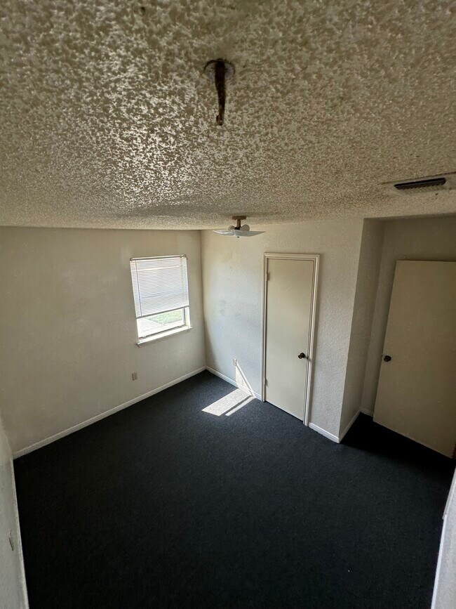 Building Photo - 807 N 3rd St