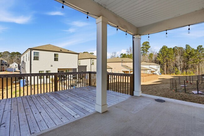 Building Photo - GREAT HOME IN LAKEVIEW RIDGE IN GROWING FUQUAY-VARINA