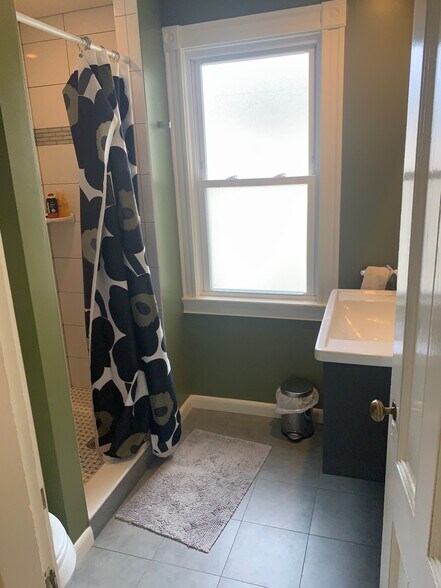 Building Photo - 8 Franklin St