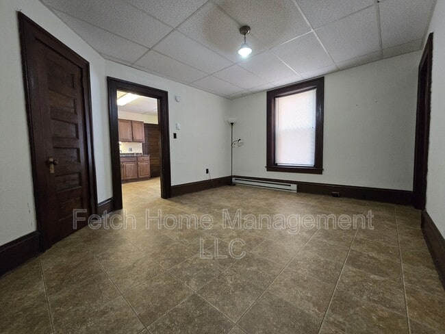 Building Photo - 109 E Main St