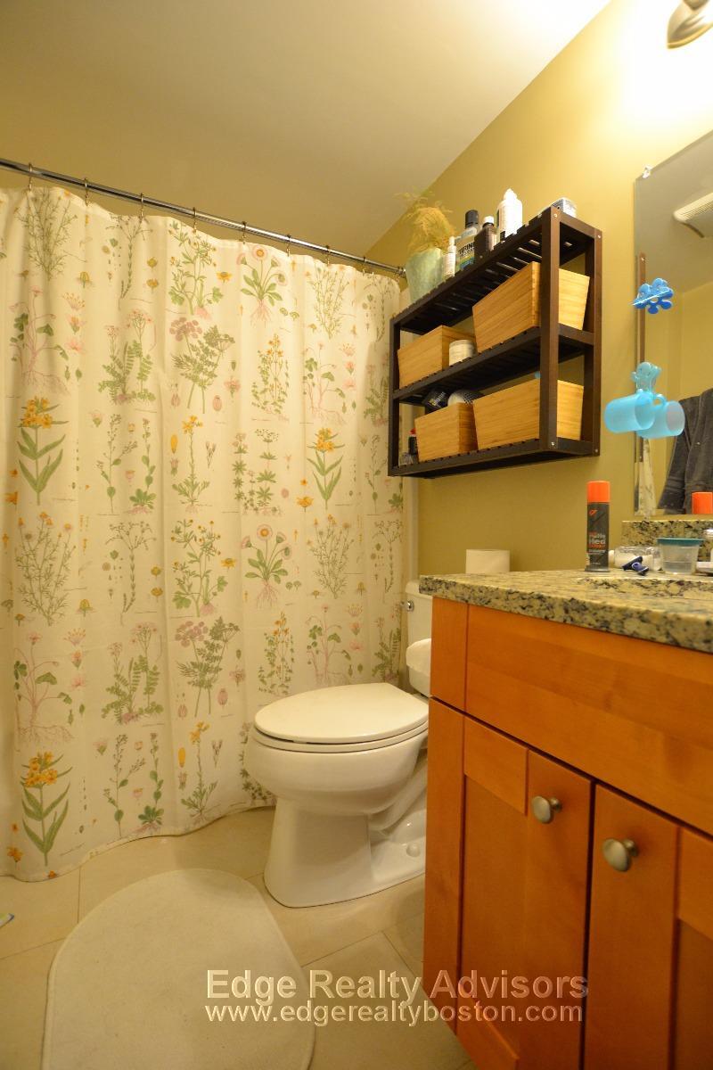 Building Photo - 54 Egmont St