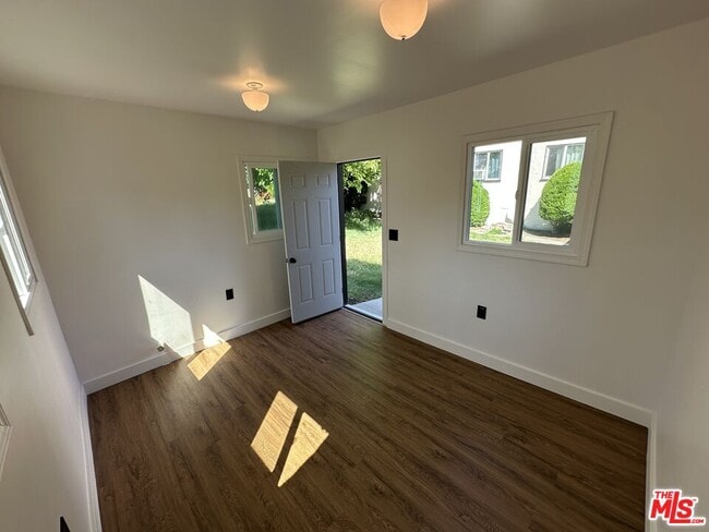 Building Photo - 4001 Chevy Chase Dr