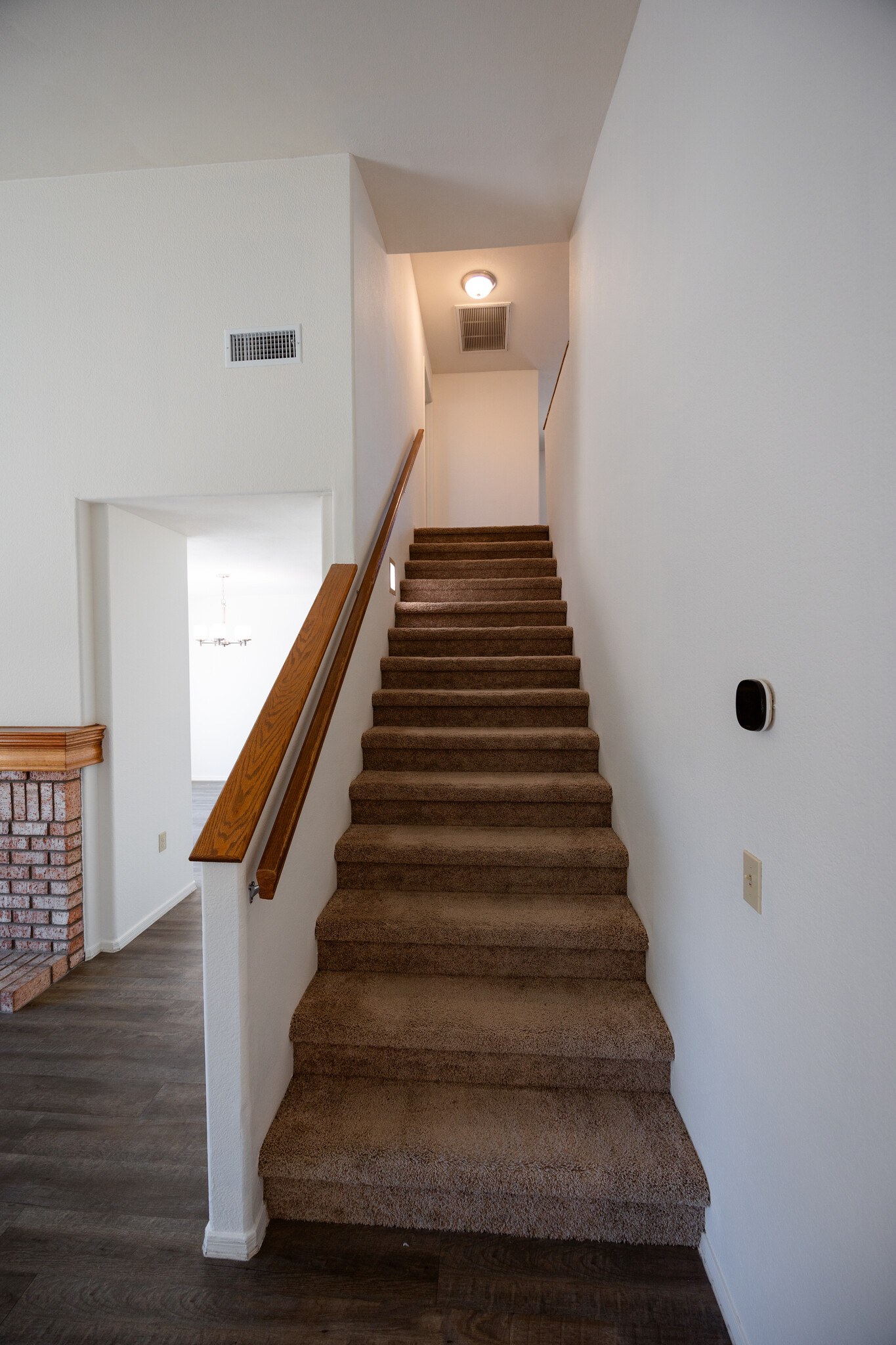 Building Photo - 1421 W Camino Ct