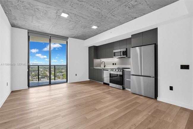 Building Photo - 307 SW 5th St