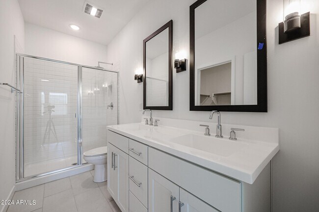 Building Photo - 7811 N 79th Dr