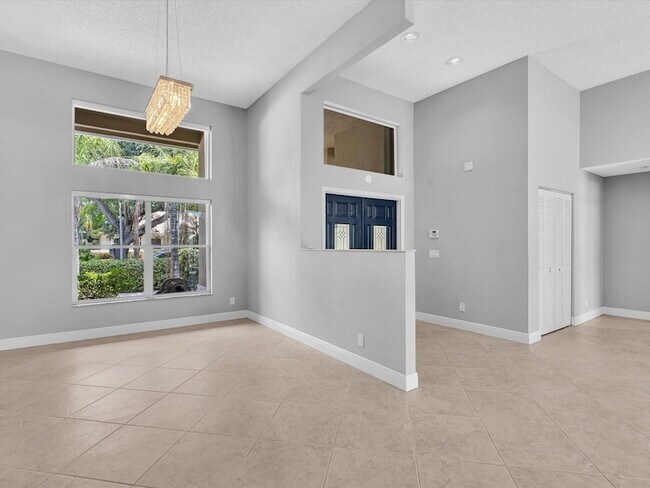Building Photo - 10434 NW 6th Ct