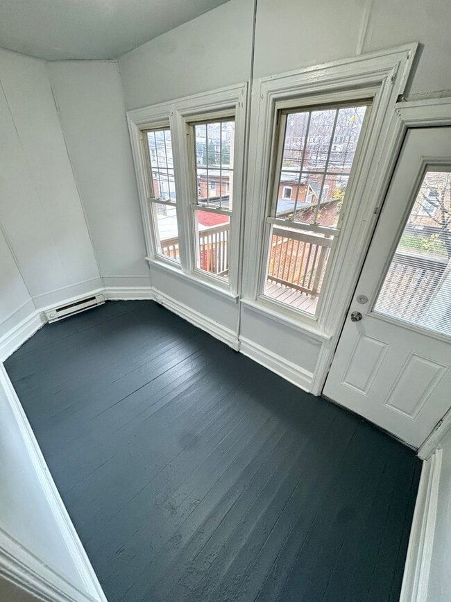 Building Photo - 1620-1/2 W Chew St