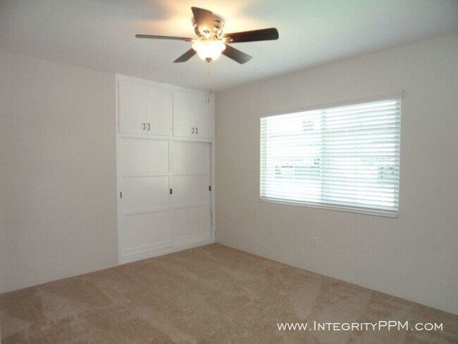 Building Photo - 5057 Marlborough Dr