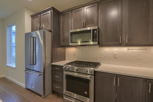 Building Photo - 14661 36th Ct NE