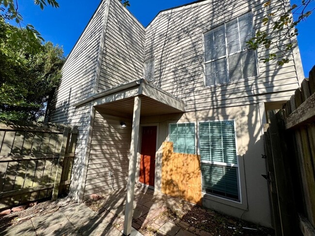 Building Photo - 306 Cougar Ridge