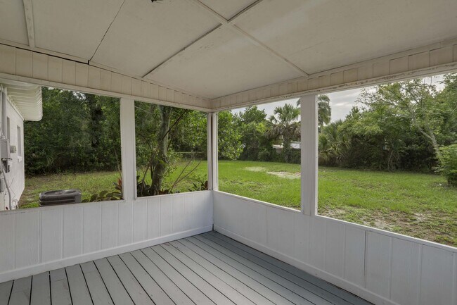Building Photo - 801 Egan Dr