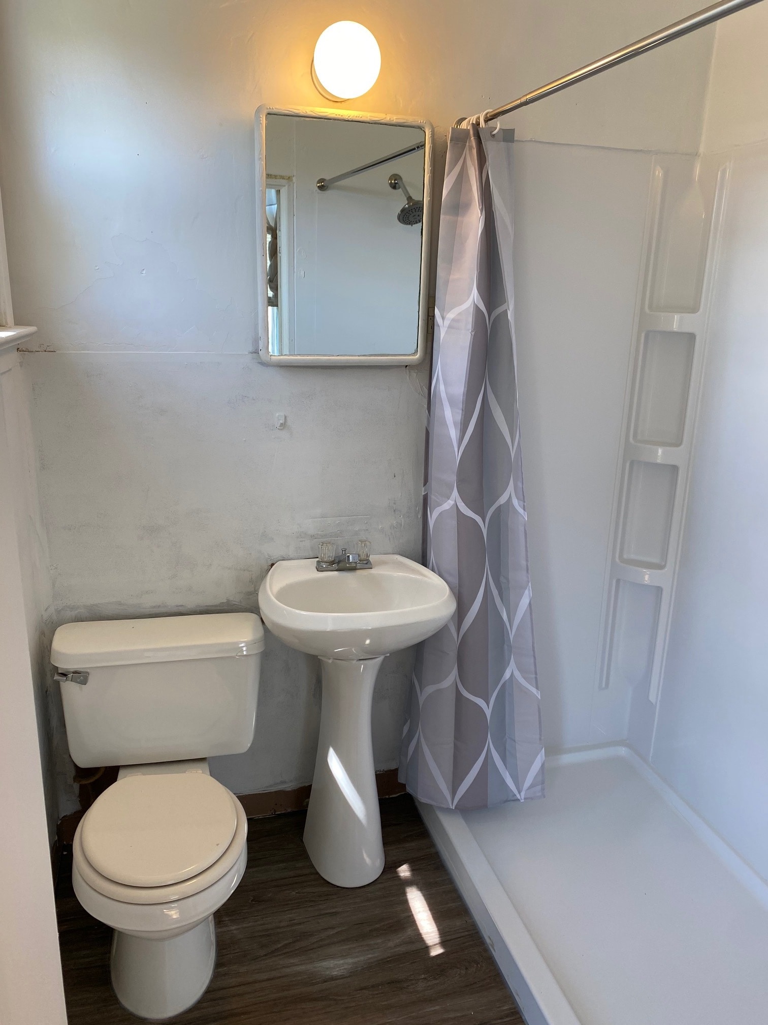 Bathroom - 712 Poplar St