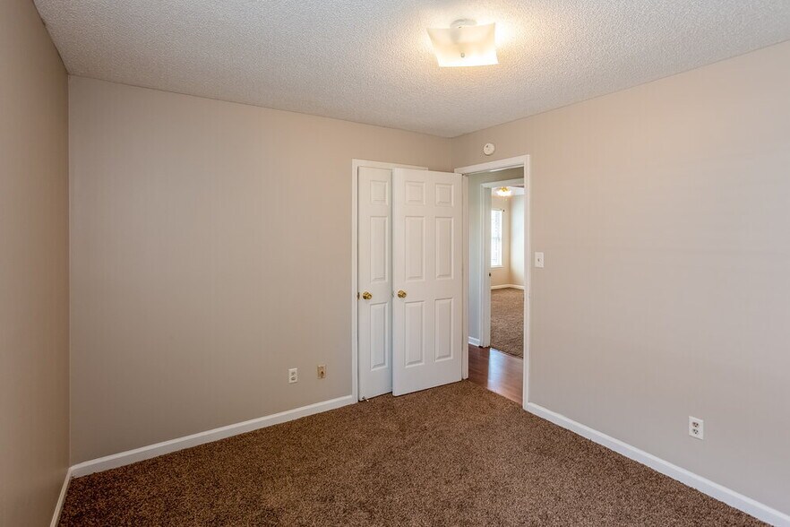 Building Photo - 5848 Kayla Dr