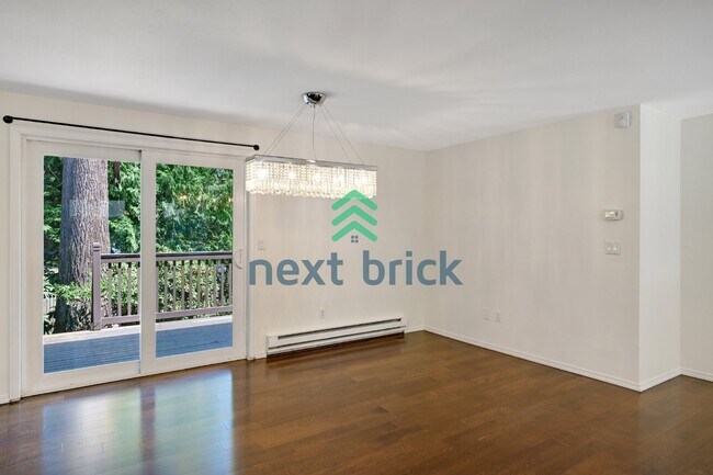Building Photo - "Spacious 4-Bedroom Haven with 2.5 Baths in Everett – 2,424 Sq Ft of Comfort!"