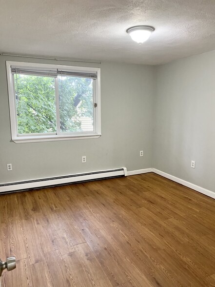 Building Photo - 75 7th St