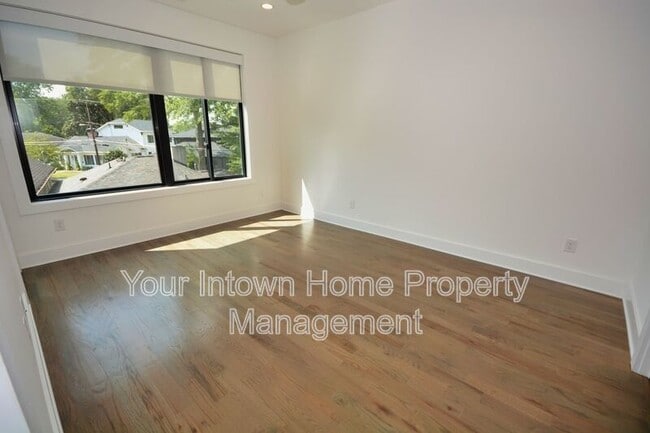 Building Photo - 550 N Highland Ave NE