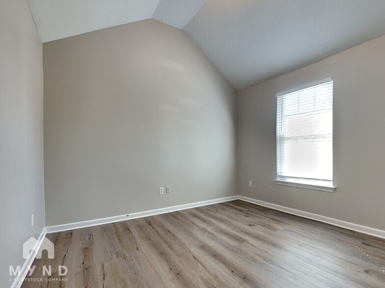 Building Photo - 1010 Rolling Meadows Rd