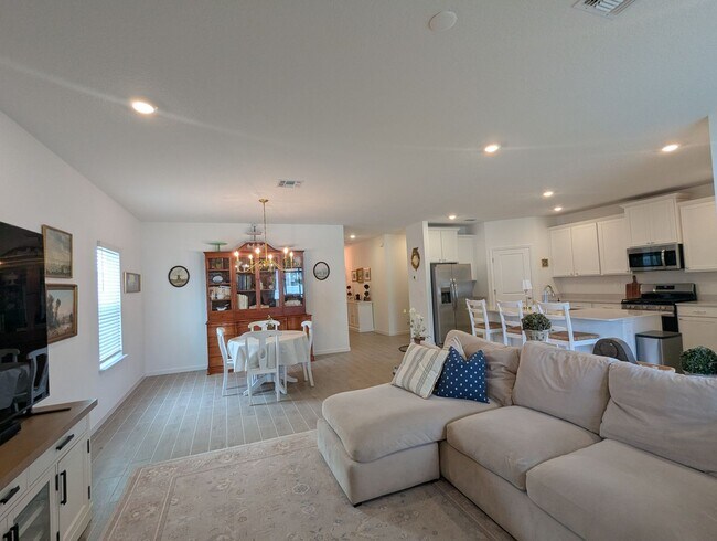 Building Photo - Beautiful newer-construction 4-bedroom, 3-bath home located in Trailhead Landing