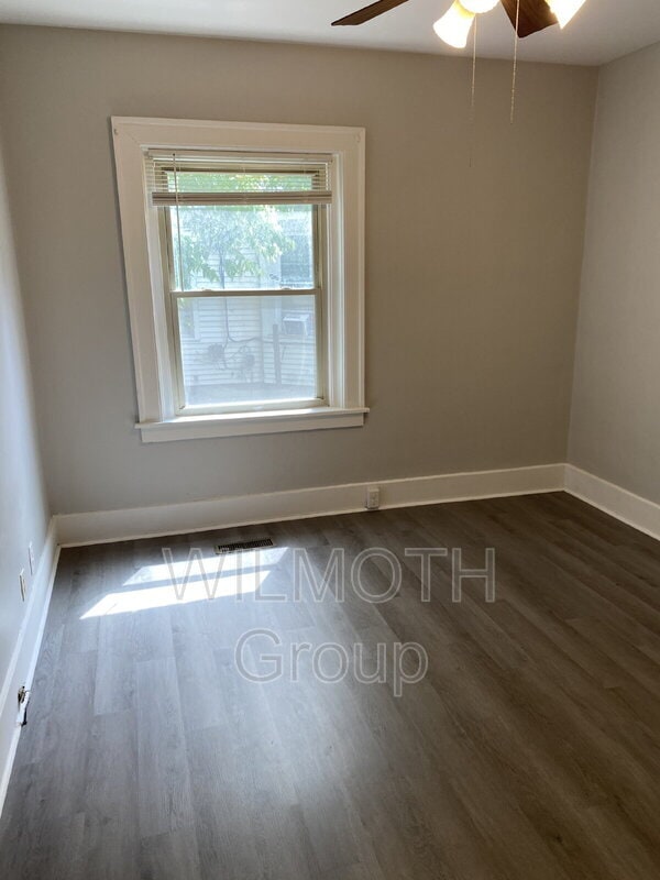Building Photo - 408 W Mulberry St