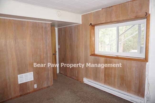 Building Photo - Great Home on Upper Bear Creek!!