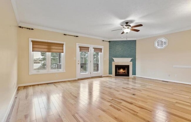 Building Photo - 367 Mainsail Dr