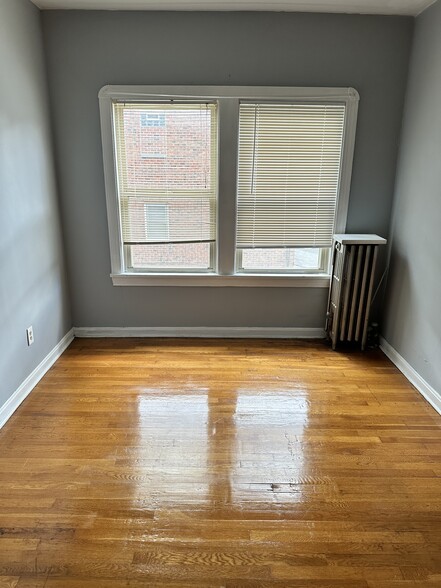 Building Photo - 1372 Bunts Rd