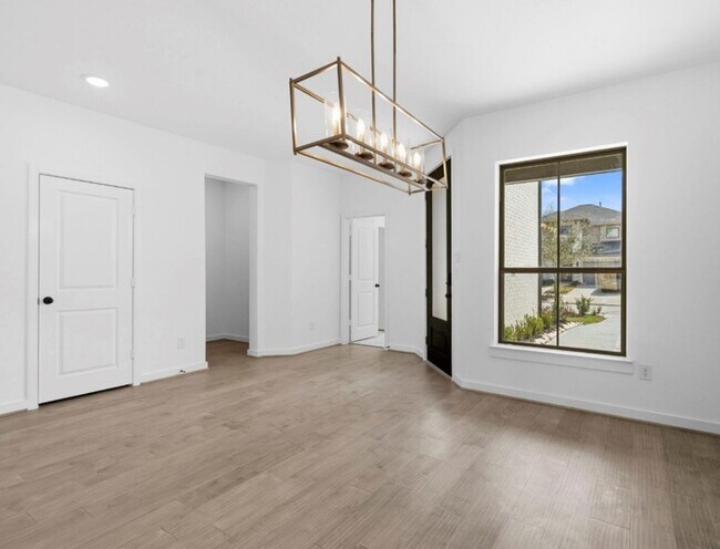 Building Photo - 10919 Spring Wind Dr