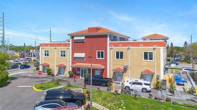 Building Photo - 701 E 3rd Ave