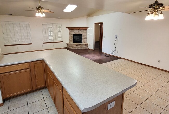 Building Photo - Bright Spacious Kachina Village Home!