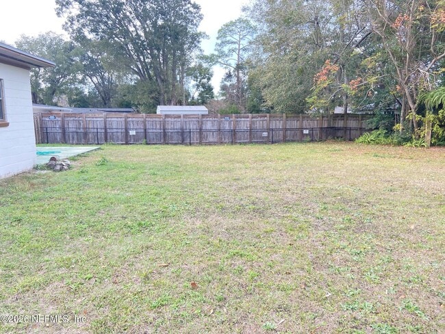 Building Photo - 8929 MacArthur Ct S