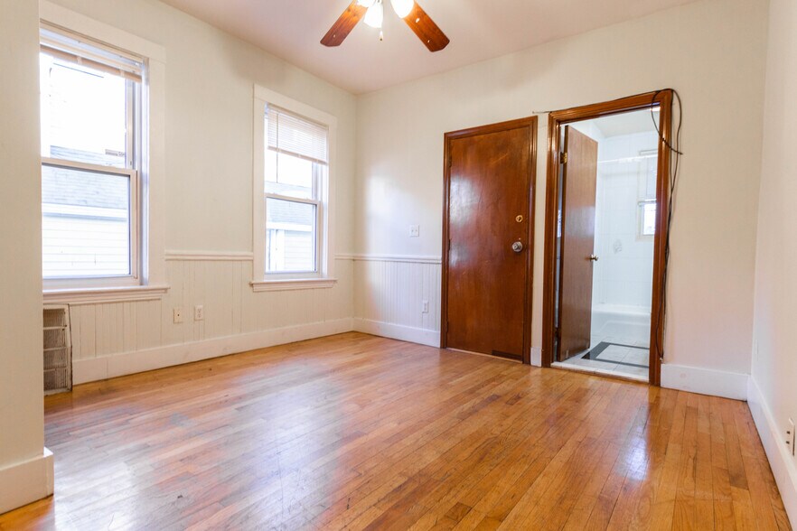 Building Photo - 59 Linden St