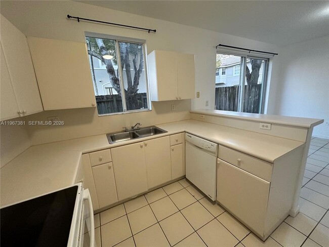 Building Photo - 2615 SE 15th Pl