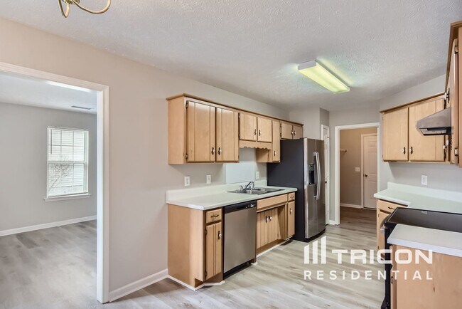 Building Photo - 928 Pin Oak Dr